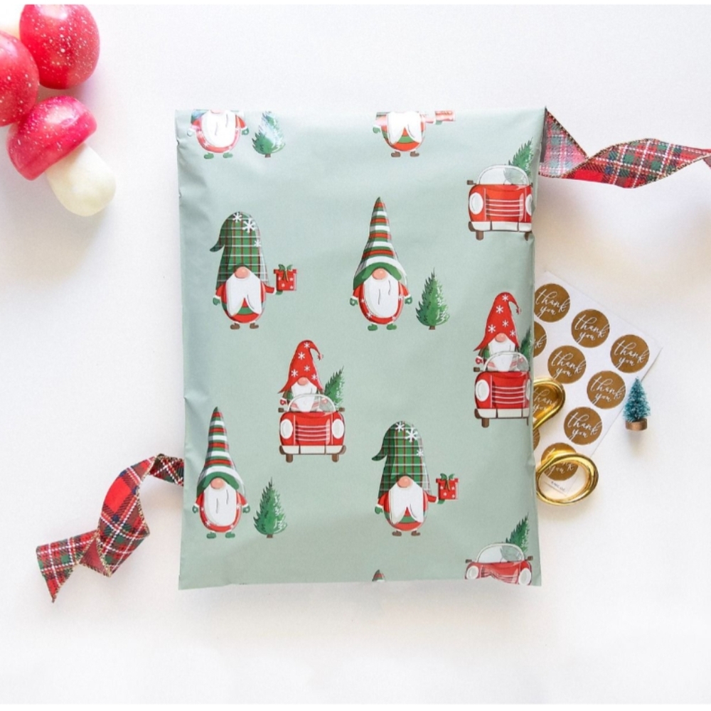 20 10X13 Poly Mailers Gnomes Christmas